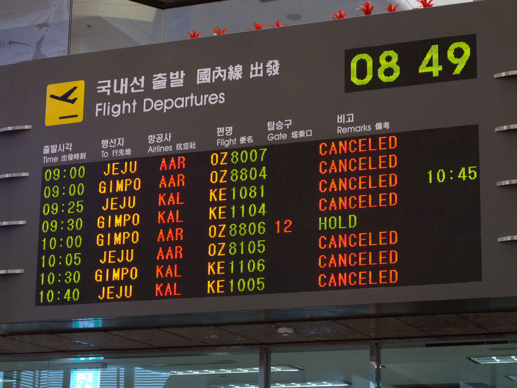 When is your flight. Cancelled Flight. Табло delayed. Flight is Cancelled. Canceled delayed в аэропорту.